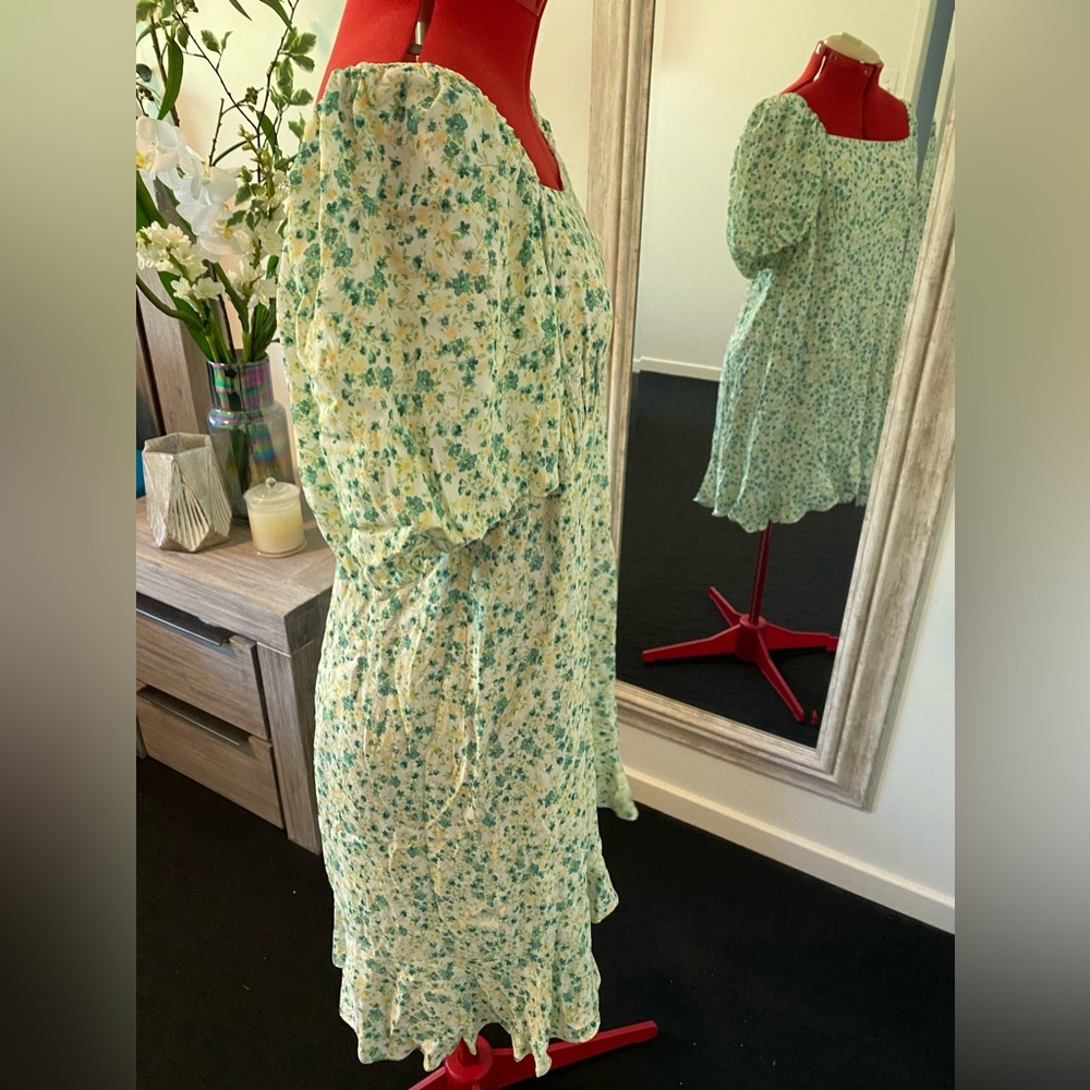 Size 16 ForeverNew Curve square neck puff sleeves dress in pistachio dit… - Picture 4 of 12